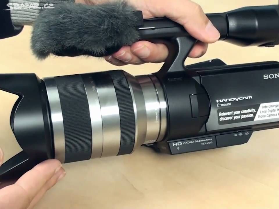 Sony NEX-VG10  videokamera s objektivem 18-55 mm