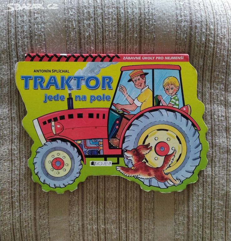 Leporelo - Traktor jede na pole