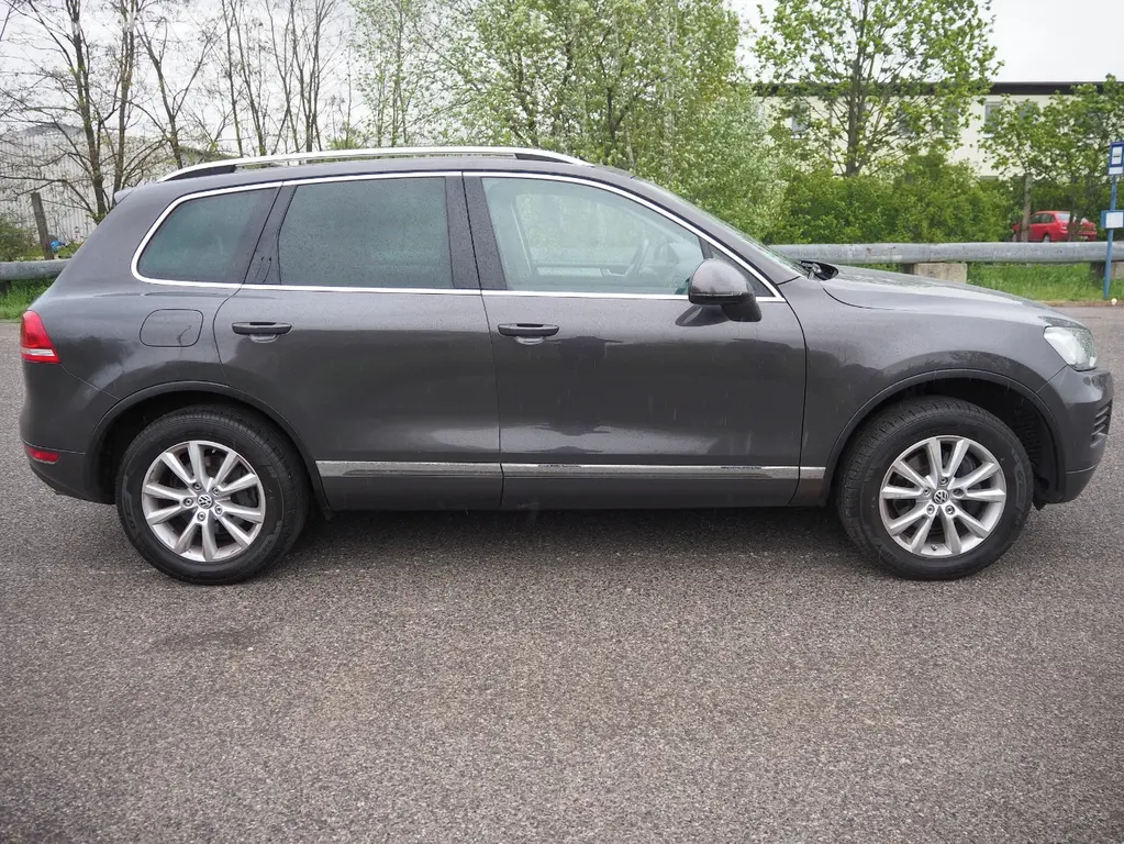 Volkswagen Touareg 3.0 V6 TDI - fotka 4