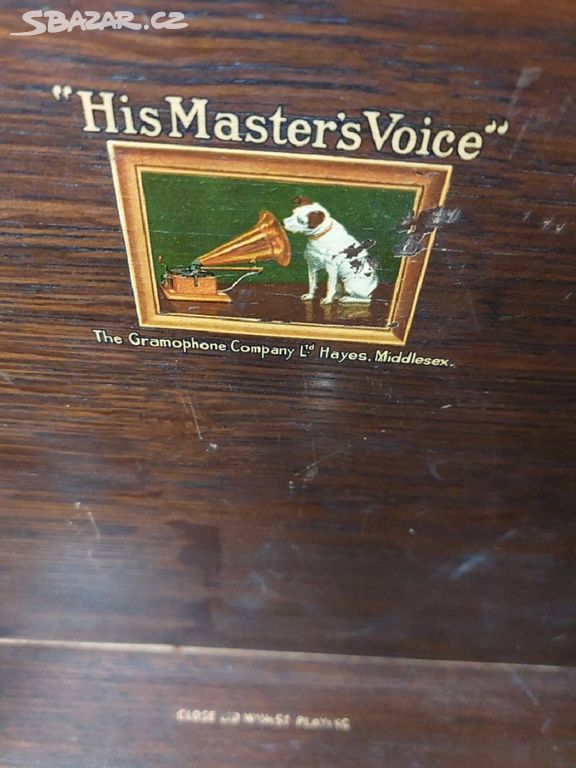 Starodávný gramofon HIS MASTERS VOICE