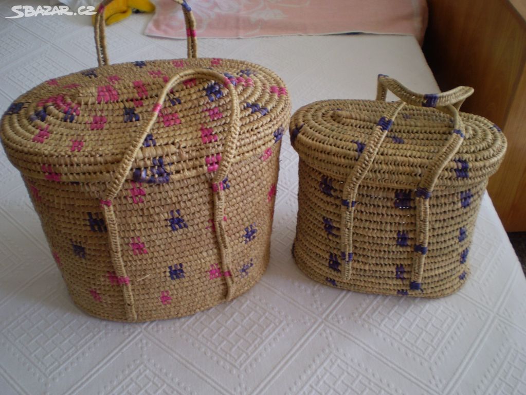 staré  lýkové tašky (košíky) s víkem