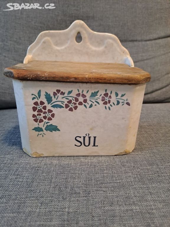 Stará porcelánová nádoba na sůl - slánka