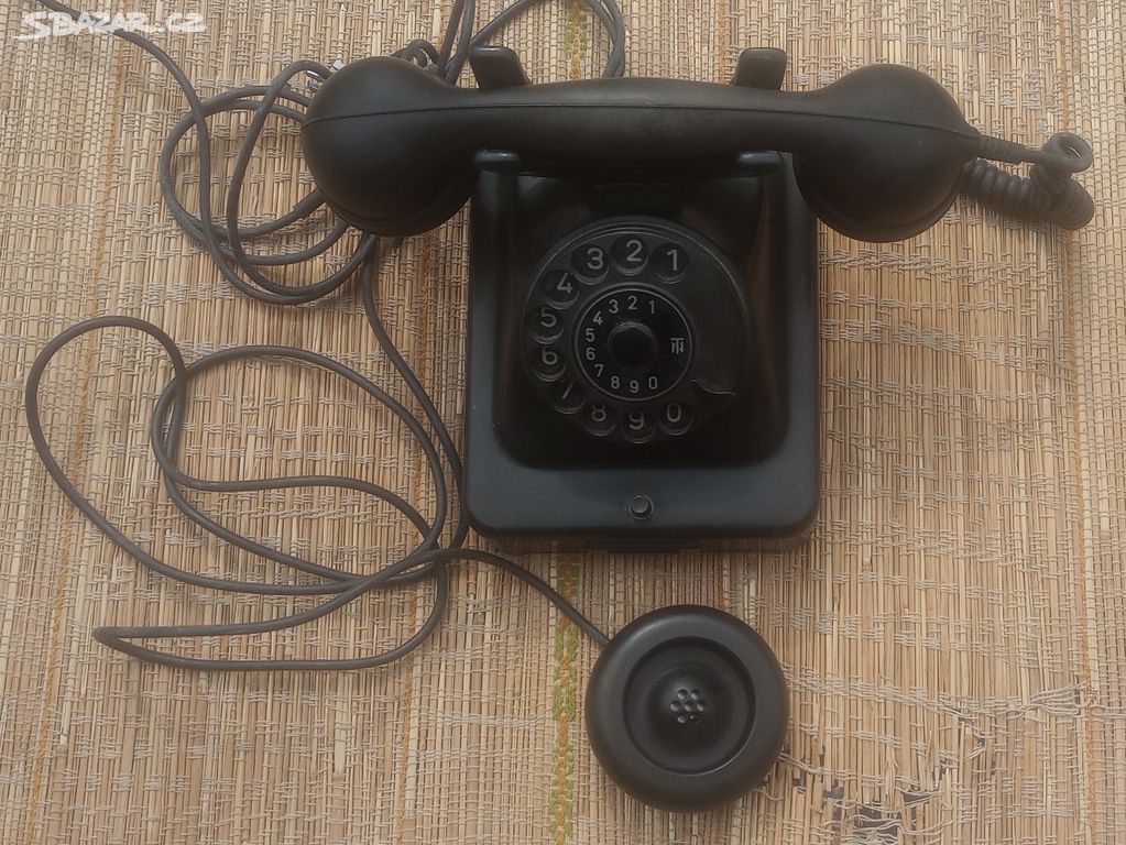 Retro telefon černý