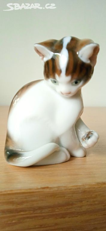Porcelánová soška: sedící kočka Rosenthal