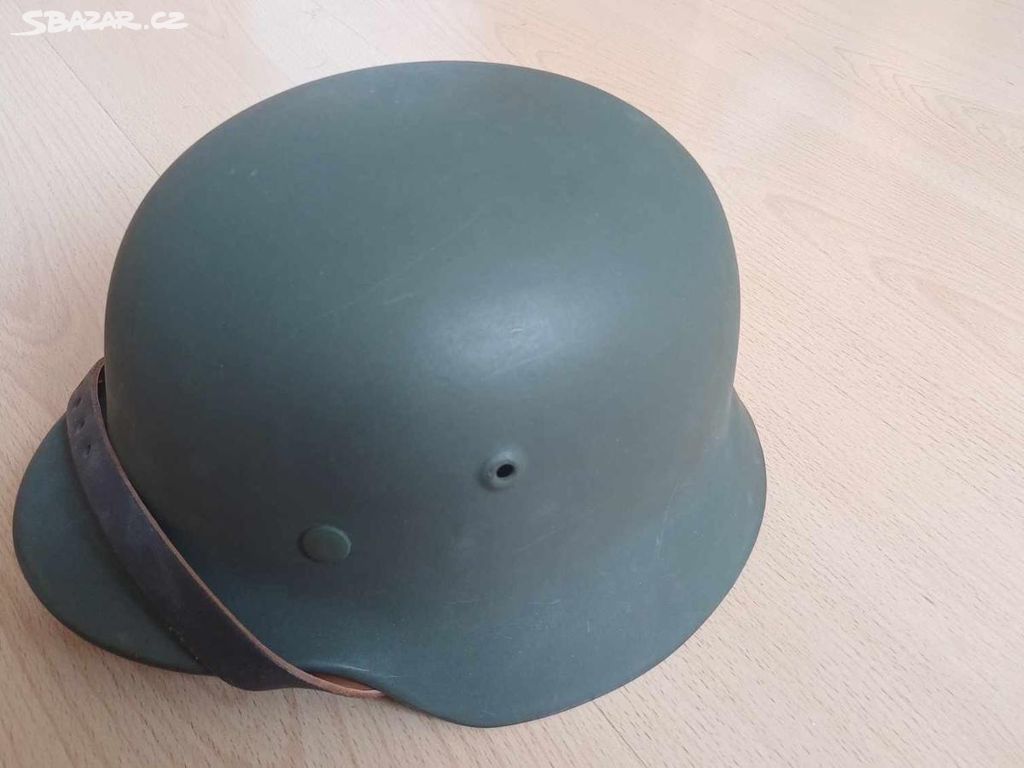 Německá druhoválečná helma