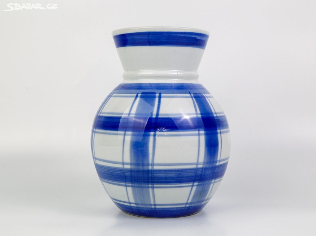 Krásná modrobílá váza - kostkovaný vzor