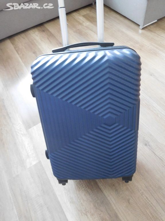 Cestovní kufr skořepinový -nový,rozměry: 35x55x24