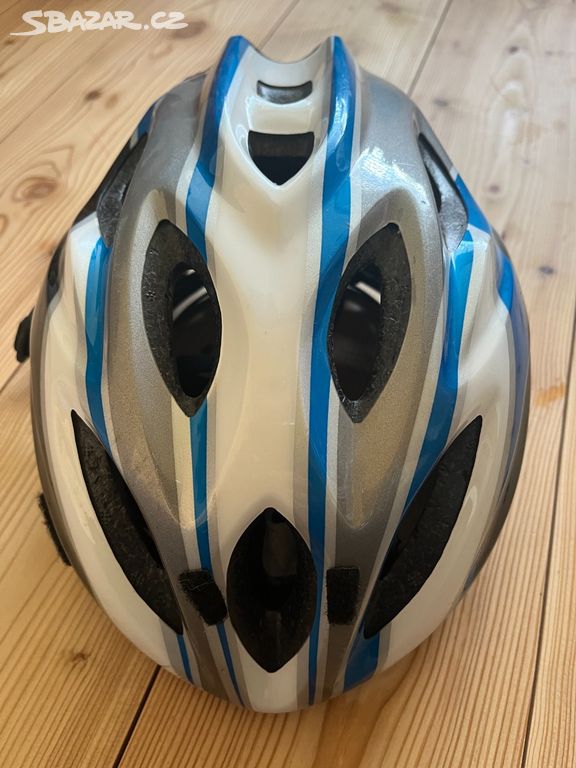 Cyklistická helma MET