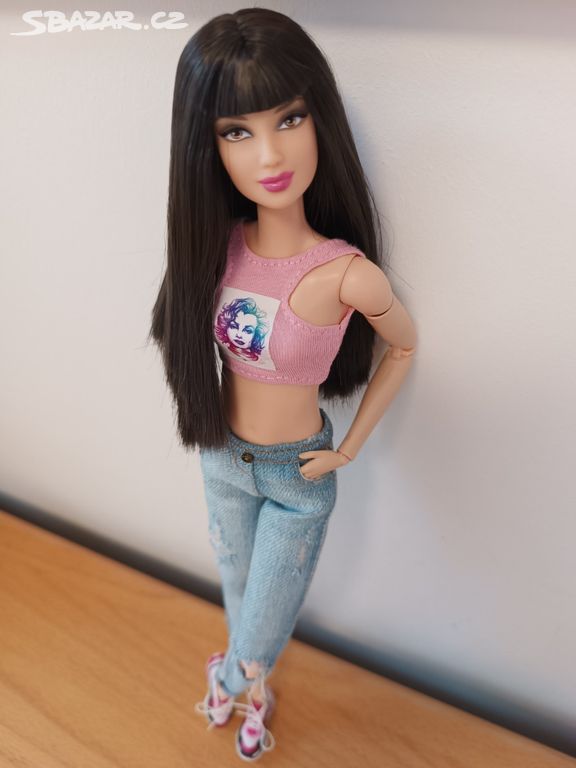 Panenka Barbie Basics model 05 002 black label