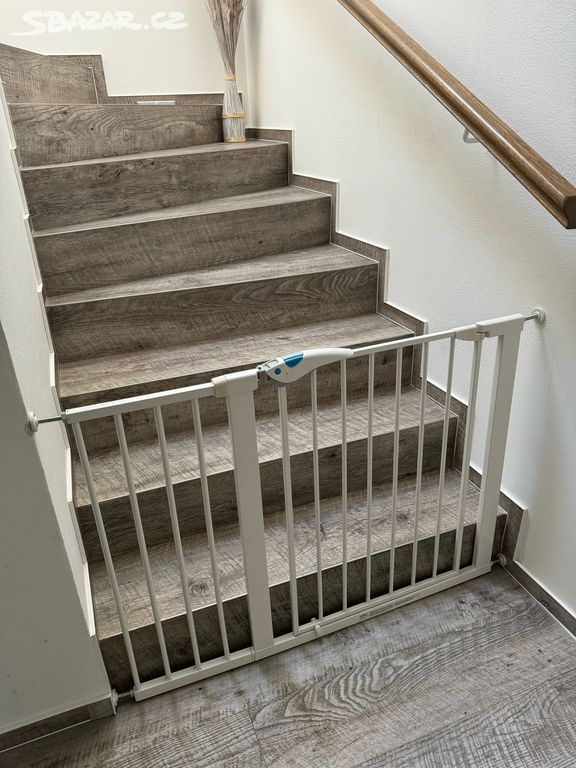 Dětská zábrana na dveře / schodiště s rozšířením