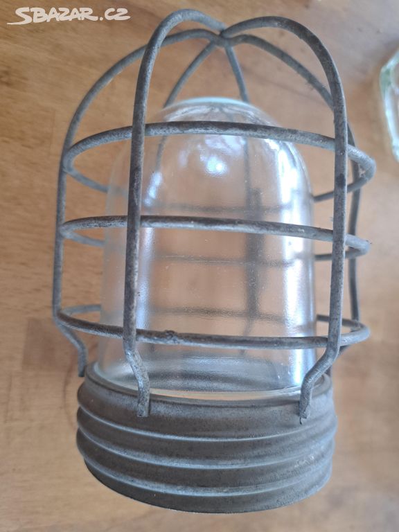 Stínítko skleněné s drátěným košem k závěsné lampě