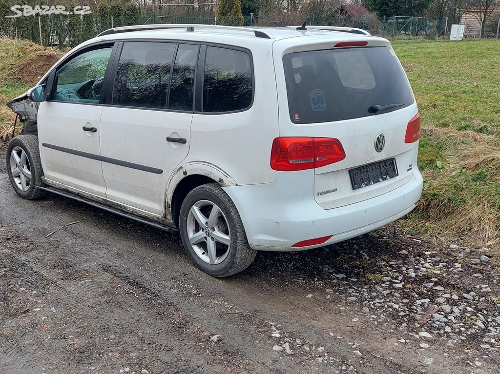 Prodám díly z vozu vw touran 2013, 1.4 110kw CNG