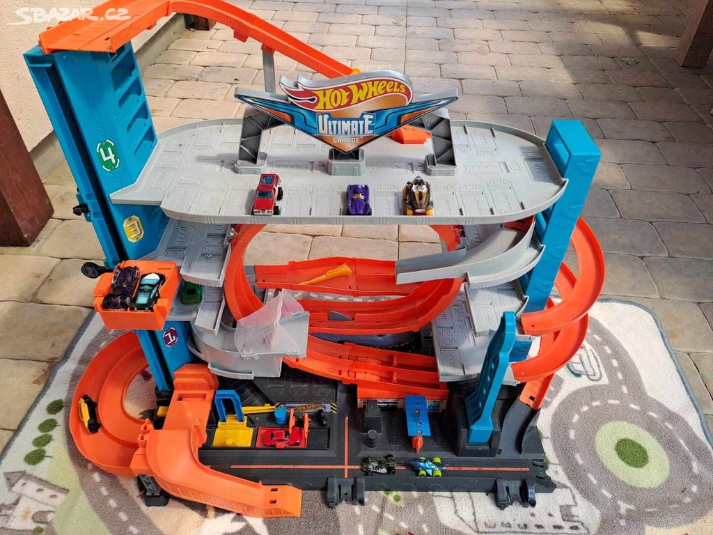 HOT WHEELS City garáž se smyčkou