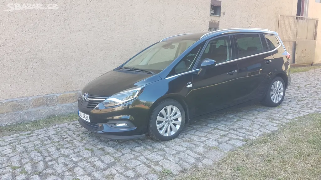 Opel Zafira C Tourer 2.0CDTI +výsuvný nosič kol - fotka 2