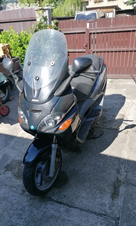 Piaggio x9 250 ccm s motorem Honda