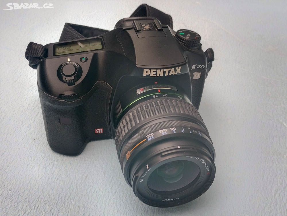 Zrcadlovka Pentax K20D s objektivem