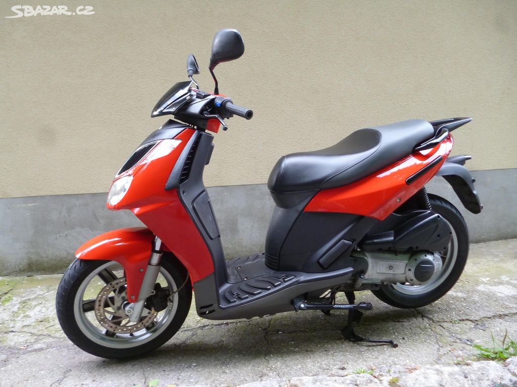 Aprilia Sportcity 125. Rok 2008. Najeto 42063km.