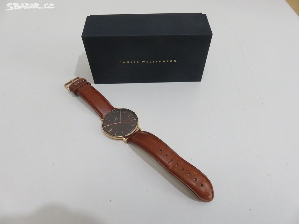 Zánovní pánské hodinky DANIEL WELLINGTON Classic