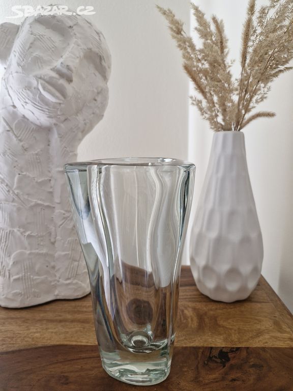 Čirá váza z lisovaného skla - František Vízner