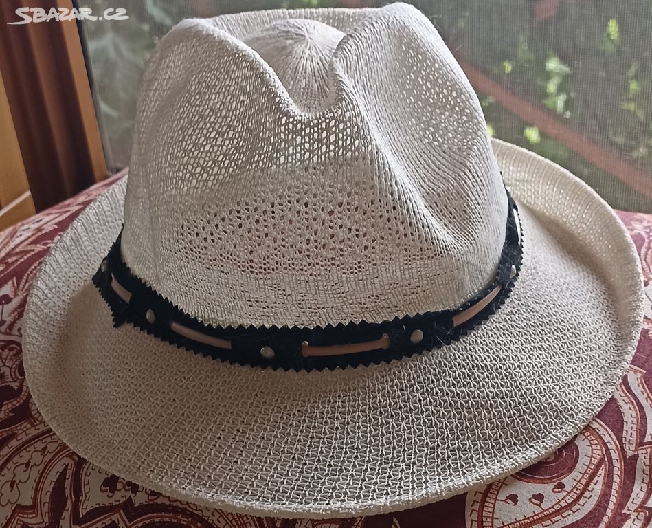 Letní klobouk obvod 53cm