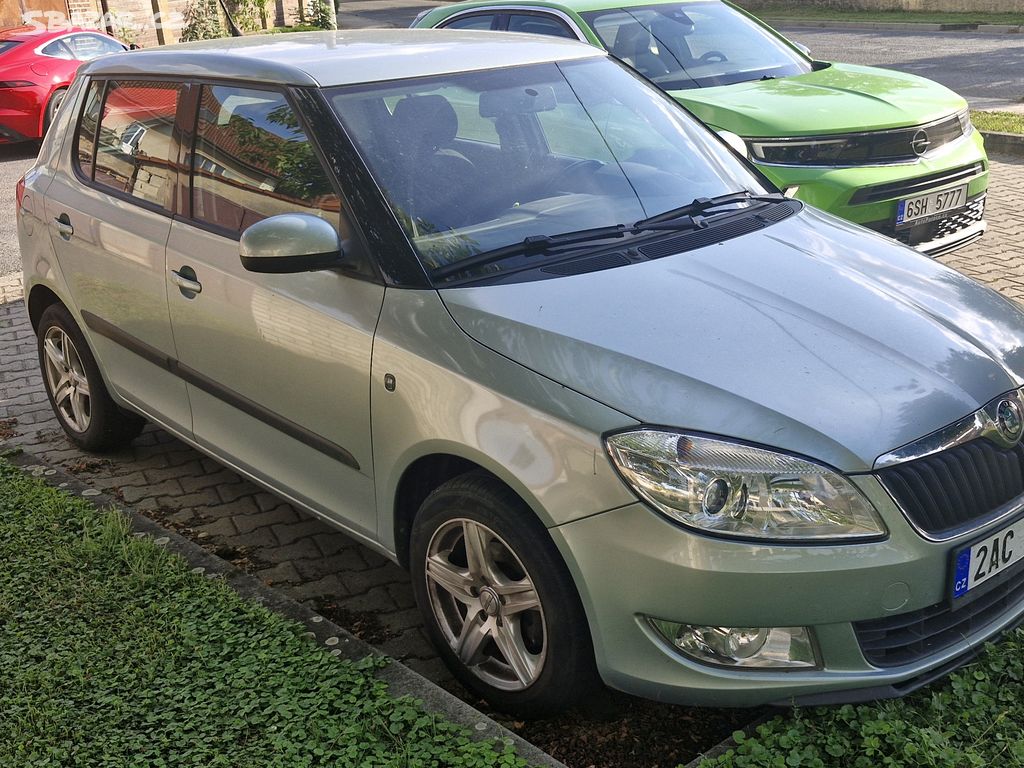 Skoda fabia 2 face lift 1.2 barva 9559 dily z vozu