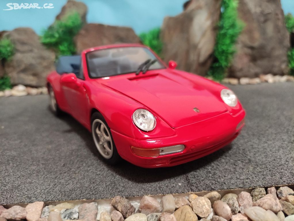 prodám model 1:18 porsche 911 cabrio 1994