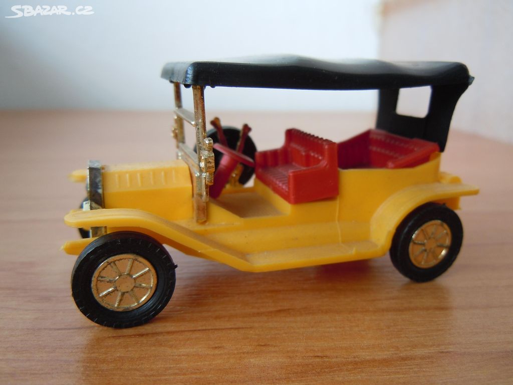 retro model FORD , Oldtimer , výrobce SMĚR autíčko