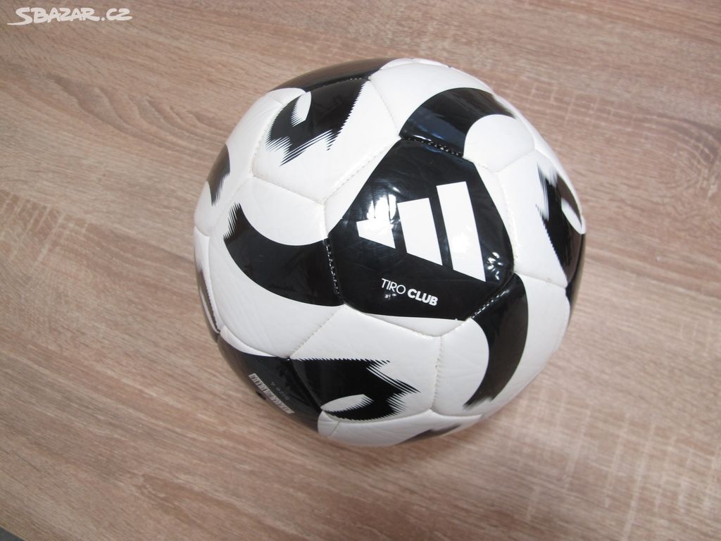 Fotbalový míč adidas nabídak 1019