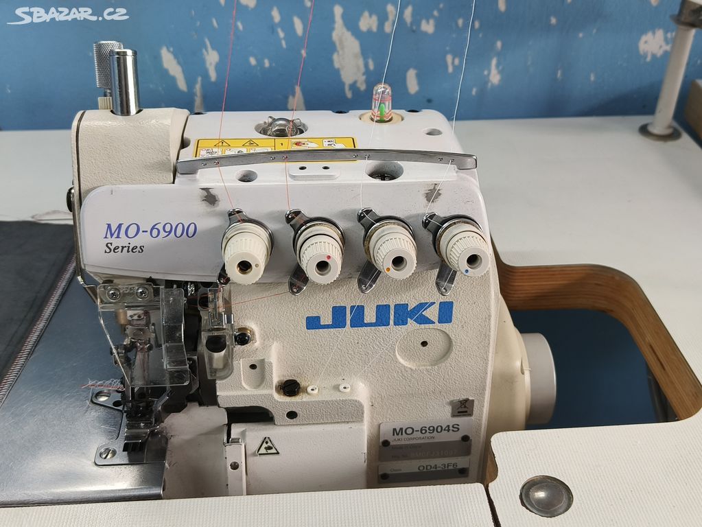 Průmyslový 4 nitný overlock Juki MO-serie 6900