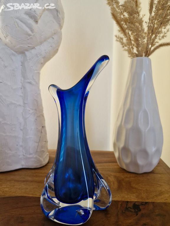 Krásná kobaltová váza z hutního skla - Egermann