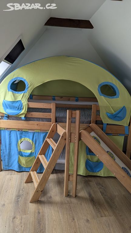 Dětská postel Domestav s žebříkem a skluzavkou