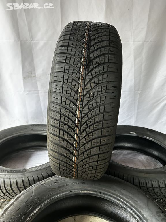 Celoroční pneumatiky Goodyear 215/60/17