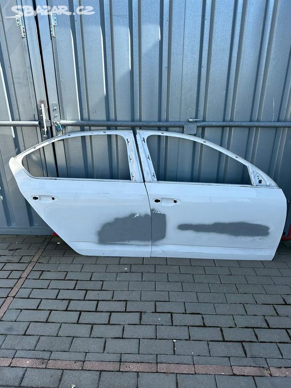 Pravé přední , pravé zadní dveře Škoda Octavia 3
