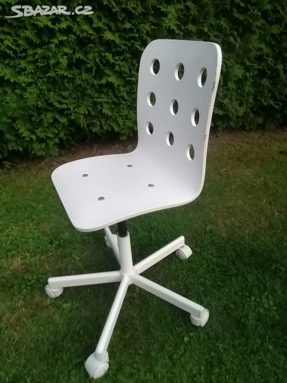 Dětská otočná židle