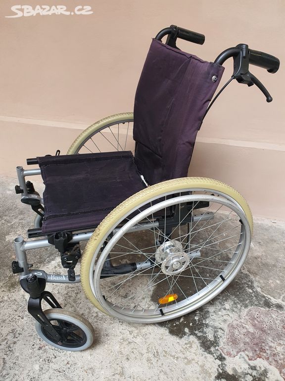ŠIROKÝ značkový skládací invalidní vozík PLNÁ KOLA