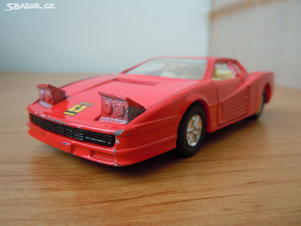 model Ferrari Testarossa , autíčko Ferrari .