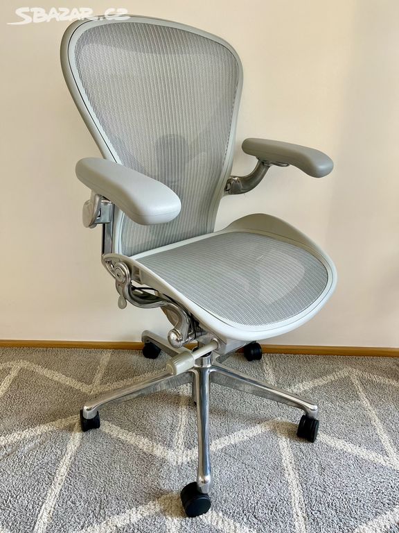 Kancelářská židle Herman Miller Aeron B