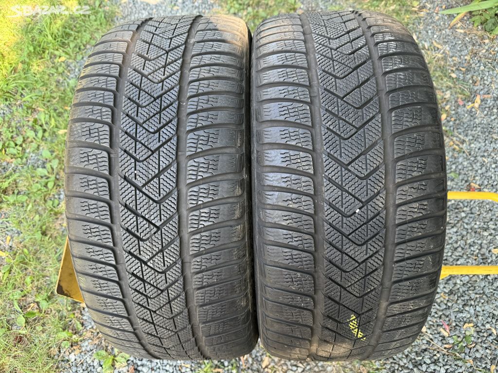 Zimní pneu 275 40 21 Pirelli Runflat 2ks