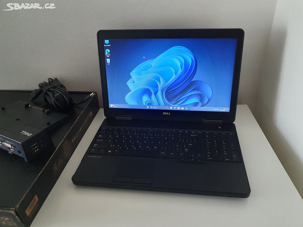 Notebook DELL i5 + Dokovací stanice