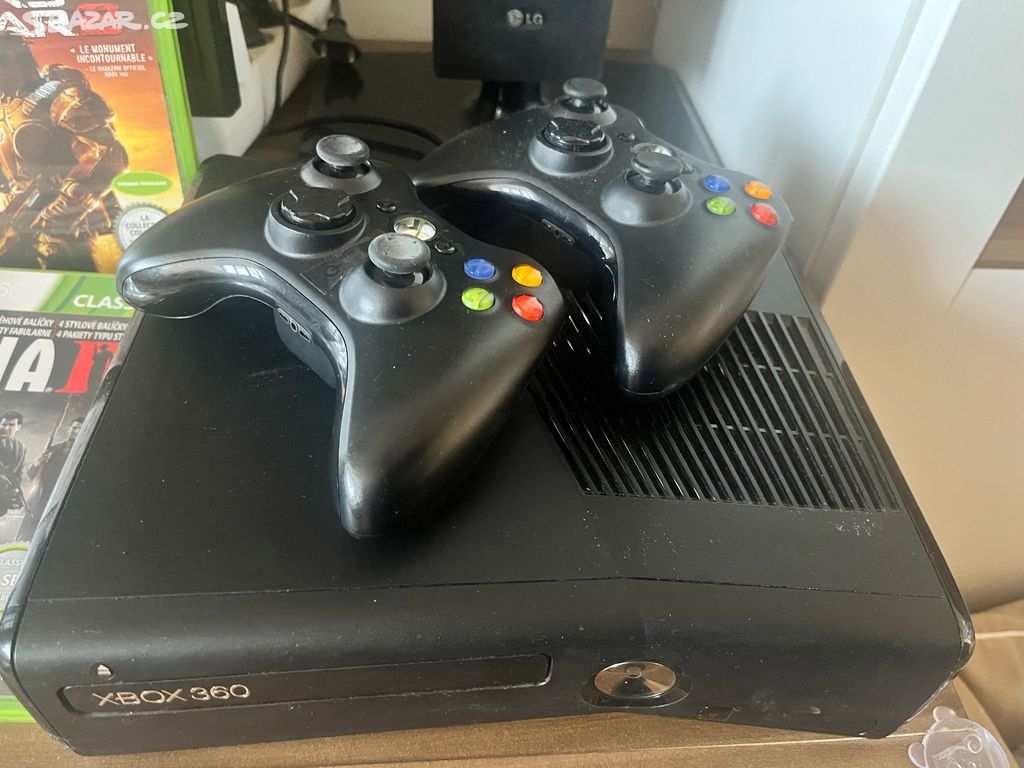 Xbox 360 +2 pbladače a hry