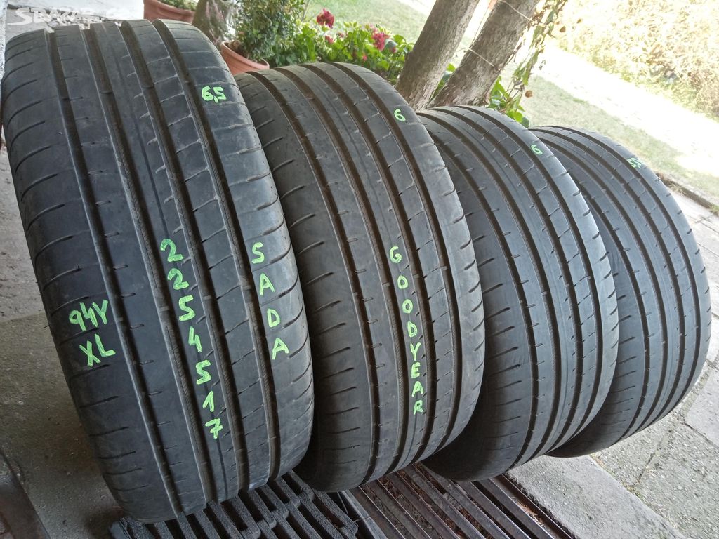 Letní pneu 4kusy 225/45/17 vzorek 90% GOODYEAR