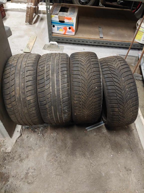 225/45R17 zimní pneu.