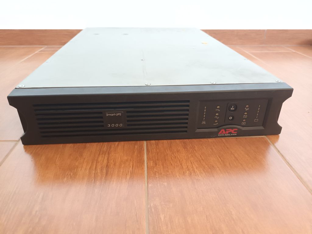 APC Smart-UPS 3000VA SUA3000RMI2U