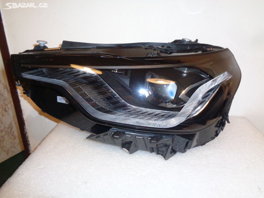 BMW 2 G42 LED světla adaptivní 8083635