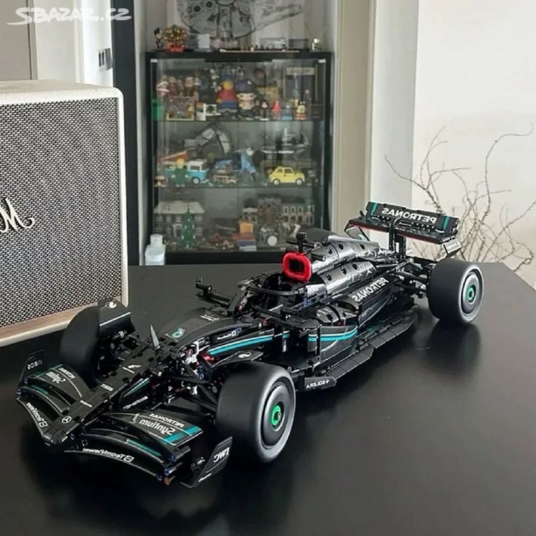 Stavebnice vozu F 1 Mercedes W 14 E