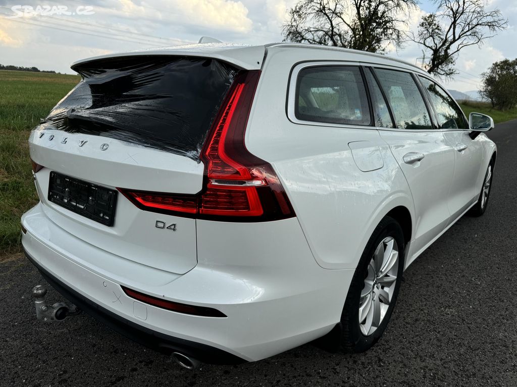 VOLVO V60 2.0 D4 140kw Najeto 83tkm r.v 2019