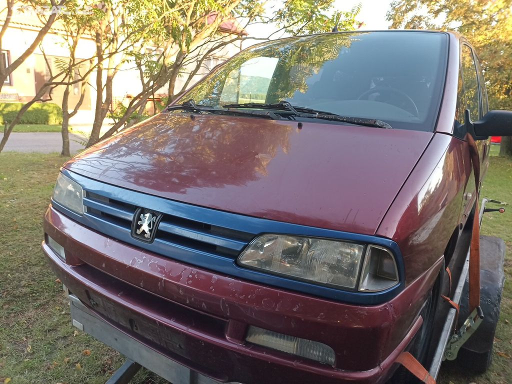 díly z peugeot 806