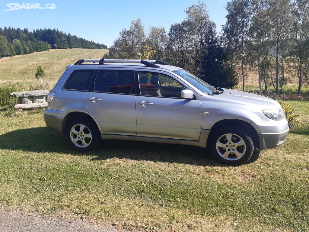 osobní automobil Mitsubishi Outlander 4x4