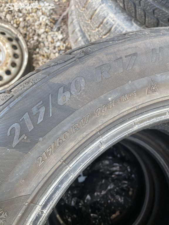 Zimní 215/60 R17