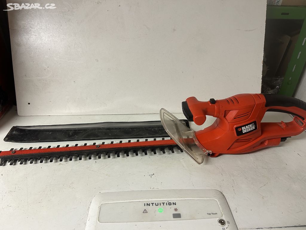 Nůžky na živý plot Black&Decker GT 4550